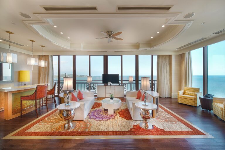 Floor 24 Jumeirah Beach Hotel: Ultimate Guide to Dubai’s Iconic Luxury Experience